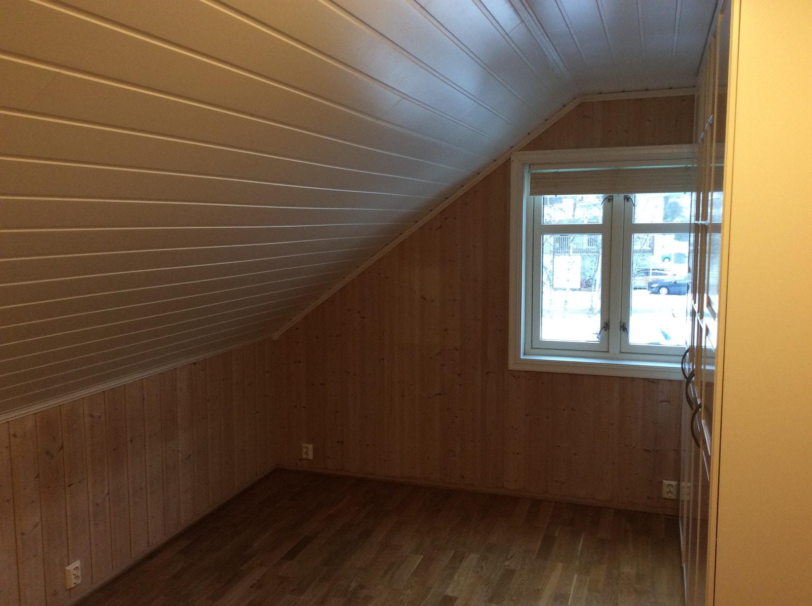 Stort soverom med mye skapplass Galleribilde