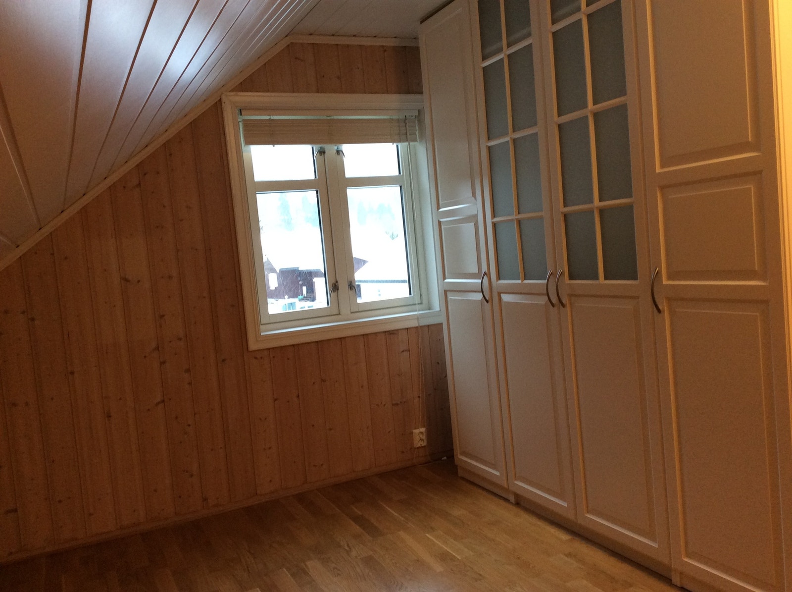 Stor garderobe Galleribilde