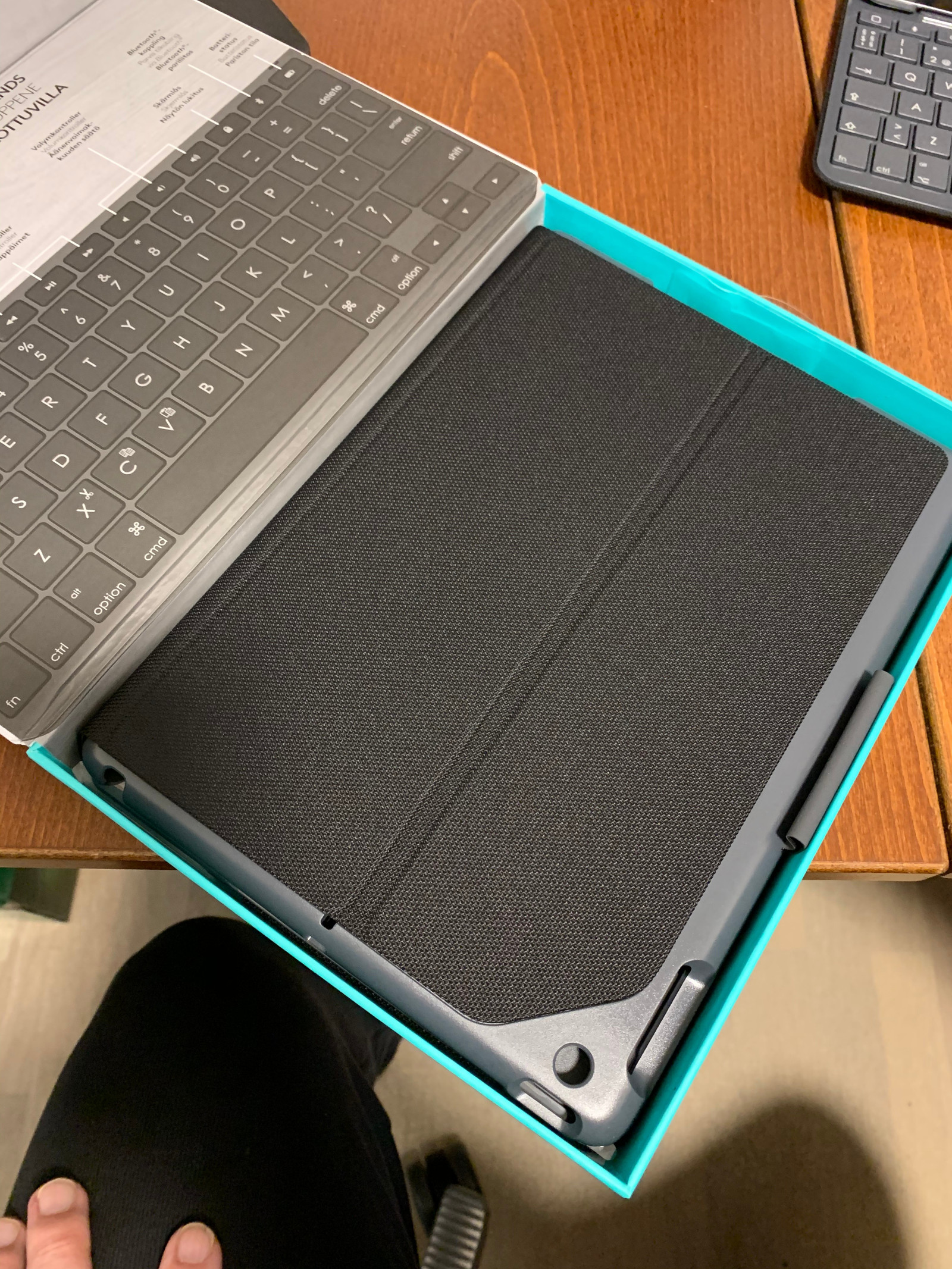 iPad Bluetooth tastatur | FINN.no Bluetooth tastaturdeksel til iPadnettbretttablet | FINN.no
