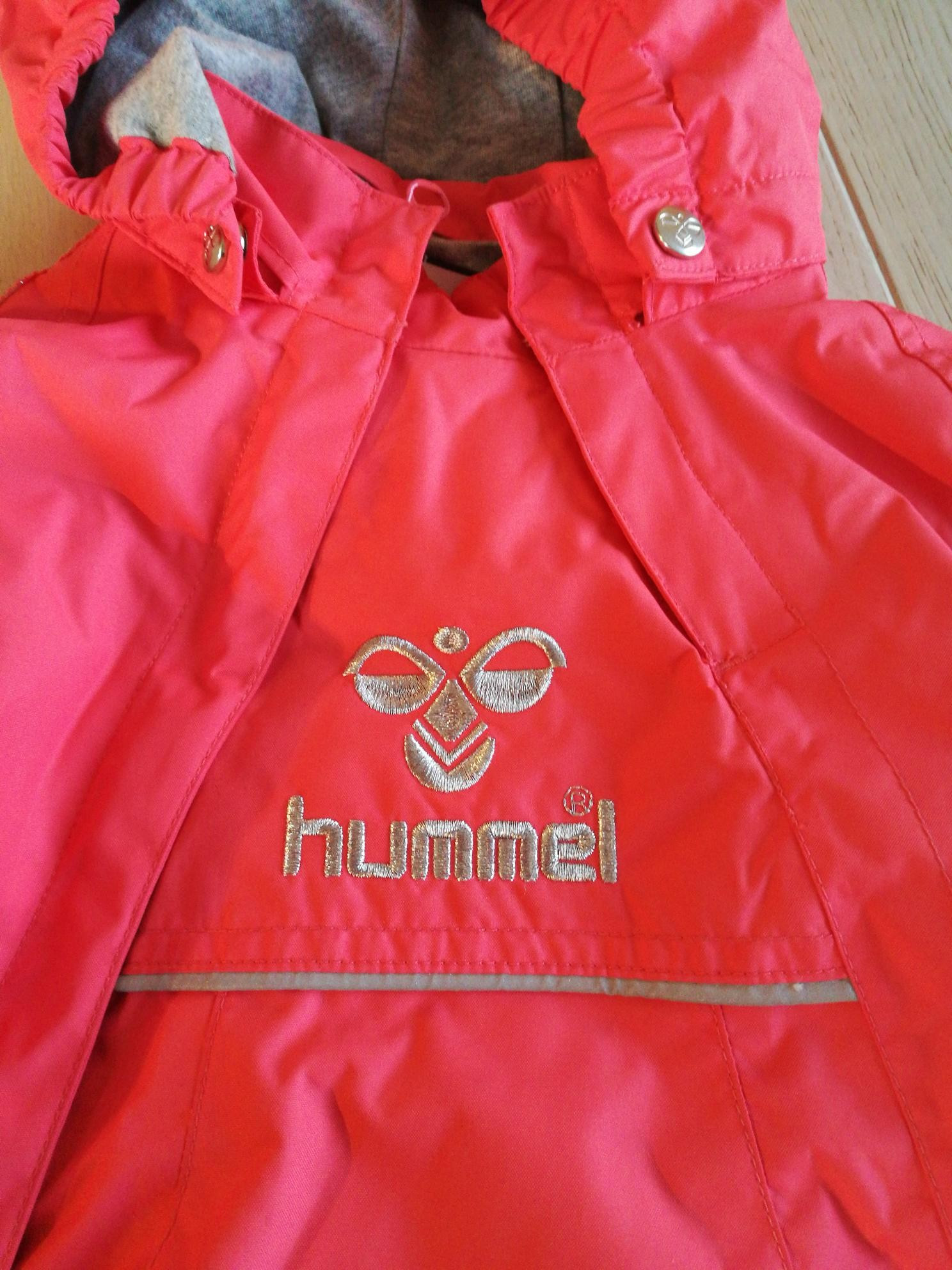 Fin og kul Hummel jakke str.104 selges! | FINN.no Fin og kul Hummel jakke str.104 selges! | FINN.no