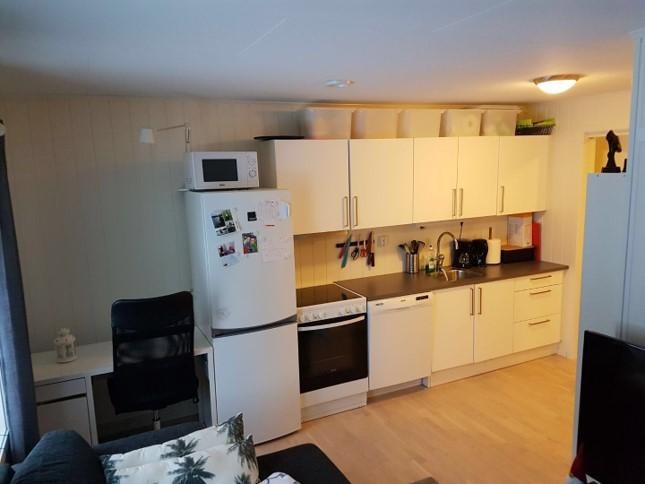 Kjøkken med plass for oppvaskmaskin Galleribilde