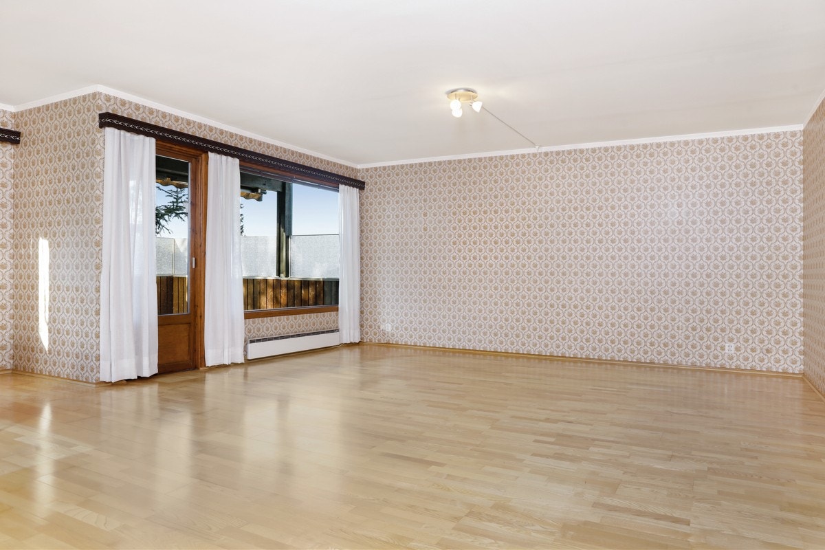 God plass i stuen til salonggrupper Galleribilde