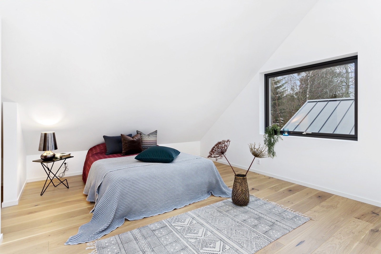 Hovedsoverom i 3. etg. Utsikt mot Vardåsen Galleribilde