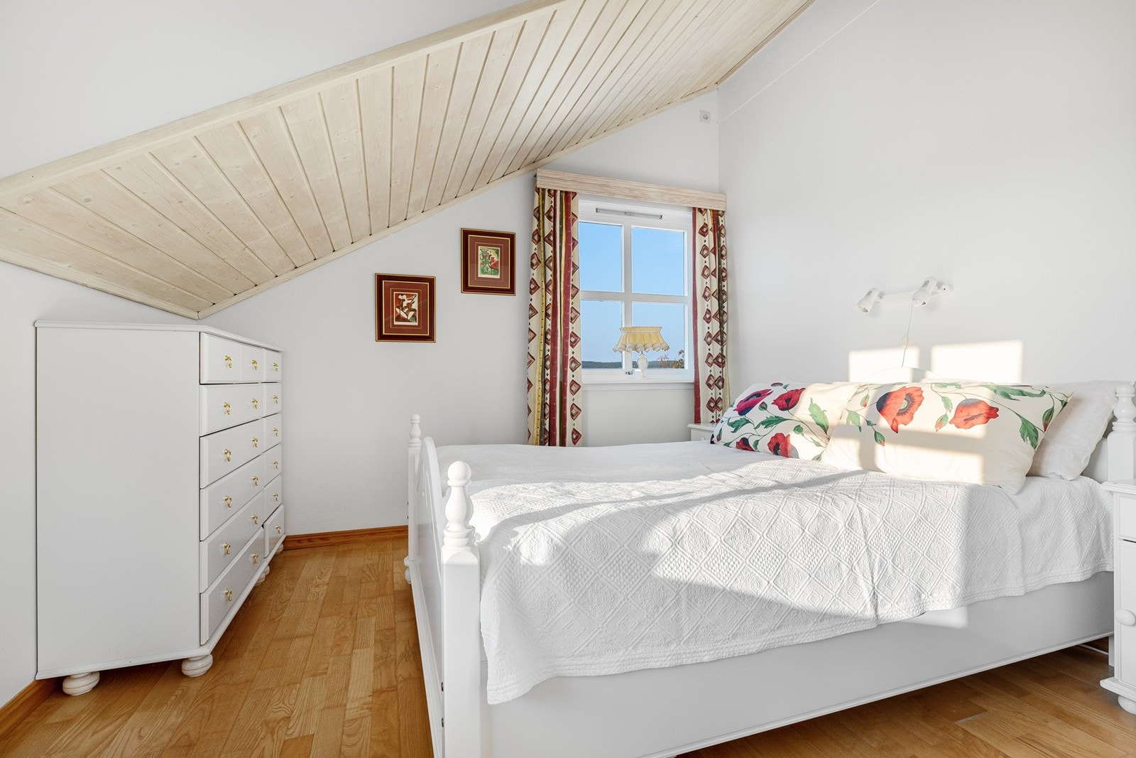 Soverom i 2 etg Galleribilde