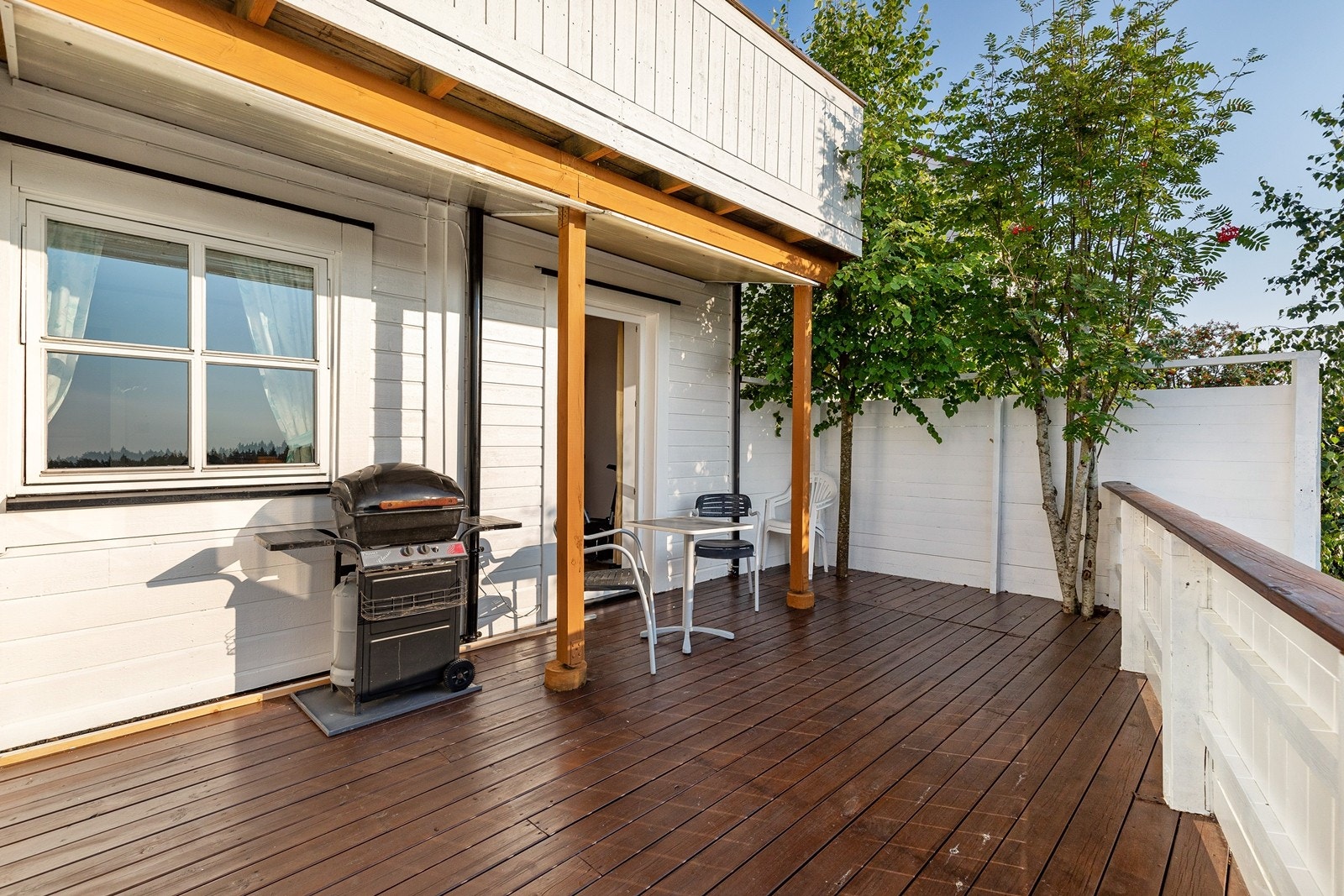 Terrasse mot vest i underetasjen Galleribilde