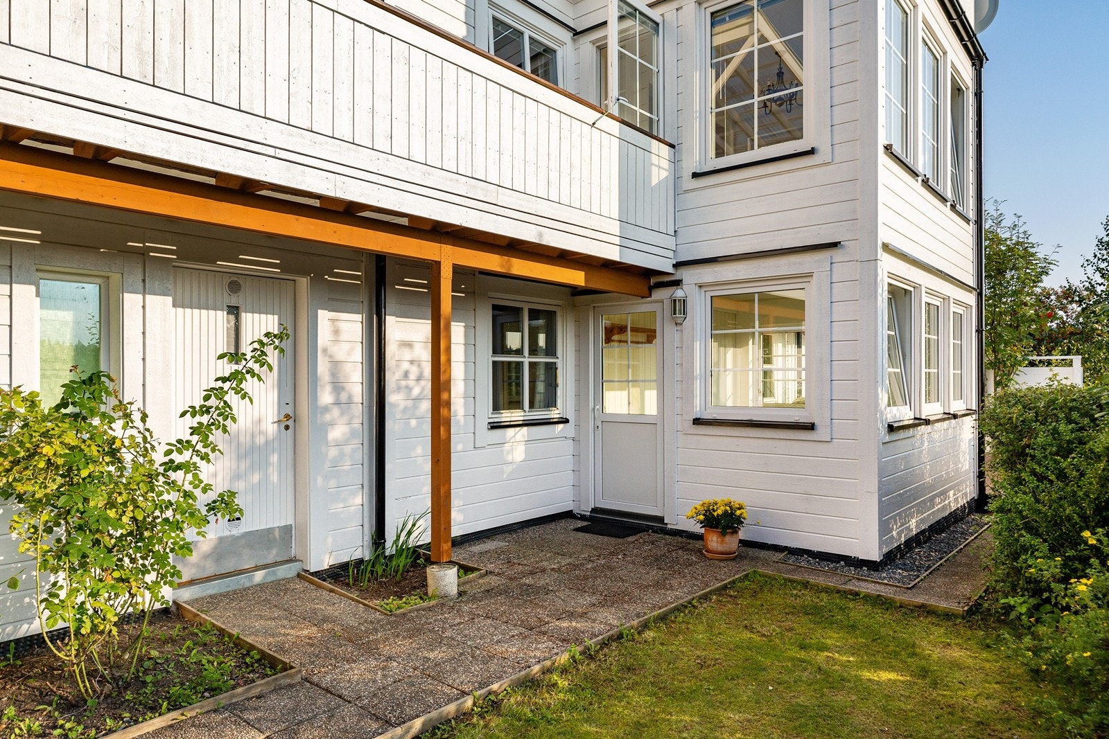 Egen inngang til underetasjen Galleribilde