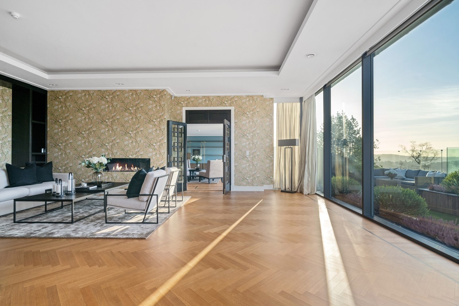 Fra hovedstue mot tv-stue Galleribilde