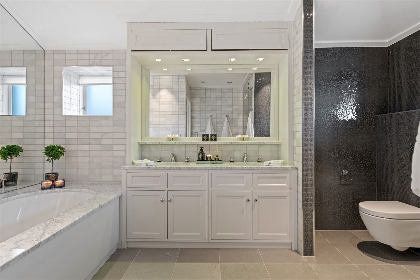 Et vakkert bad Galleribilde