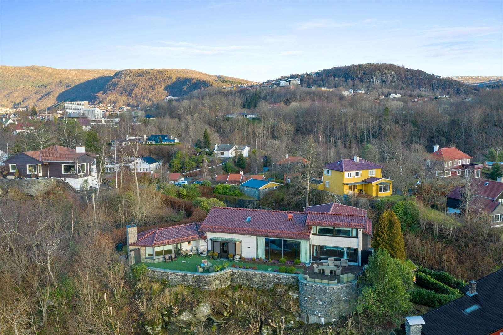 Fasade i front. Galleribilde