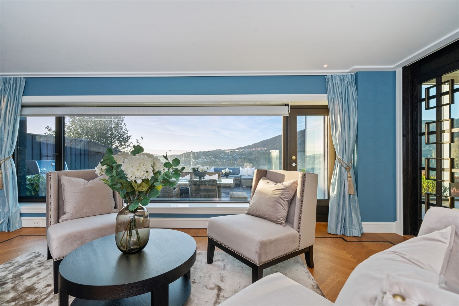 Vakker utsikt også fra tv-stuen Galleribilde