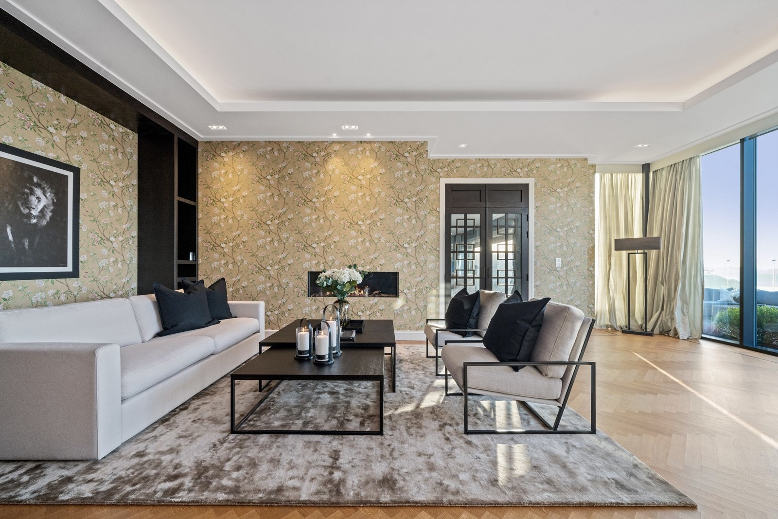 Store, men samtidig intime rom. Galleribilde