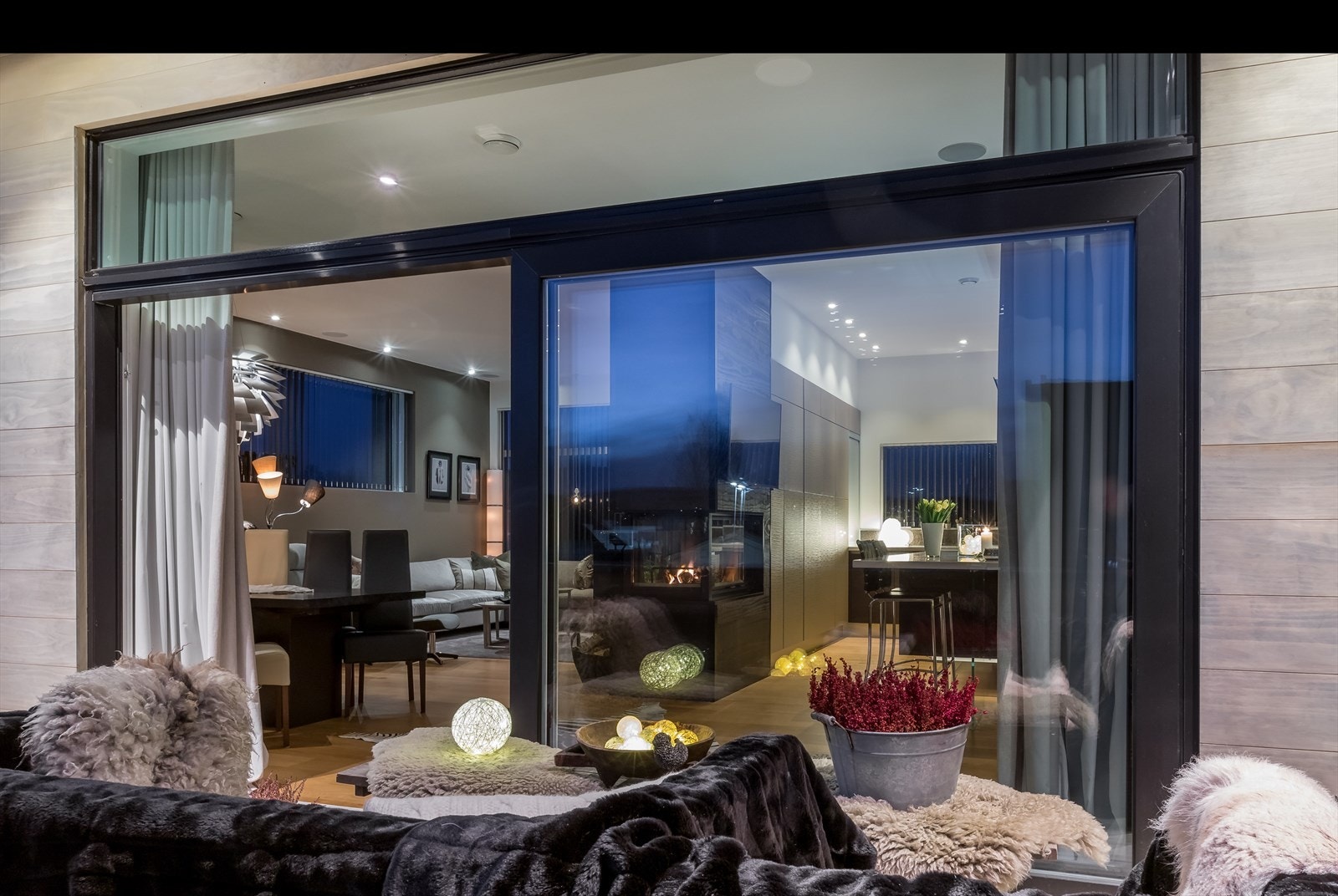 ~ Terrassen byr på kos og hygge i kveldstimene ~ Galleribilde