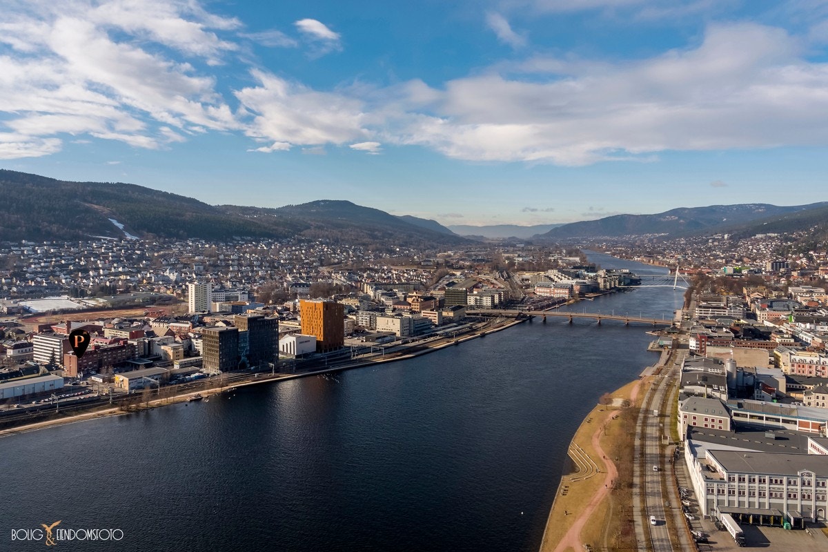Leiligheten ligger sentralt og attraktivt til på Strømsø i Drammen. Galleribilde