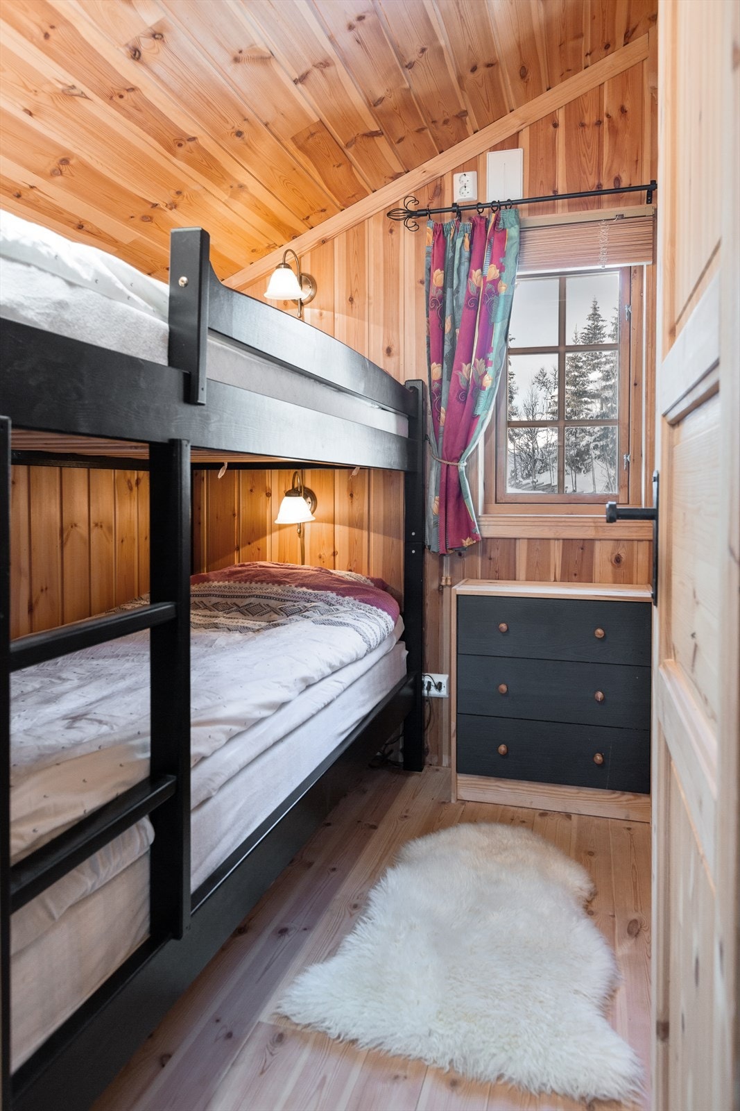 Køyesenger (90 cm) følger med for to soverom! Galleribilde