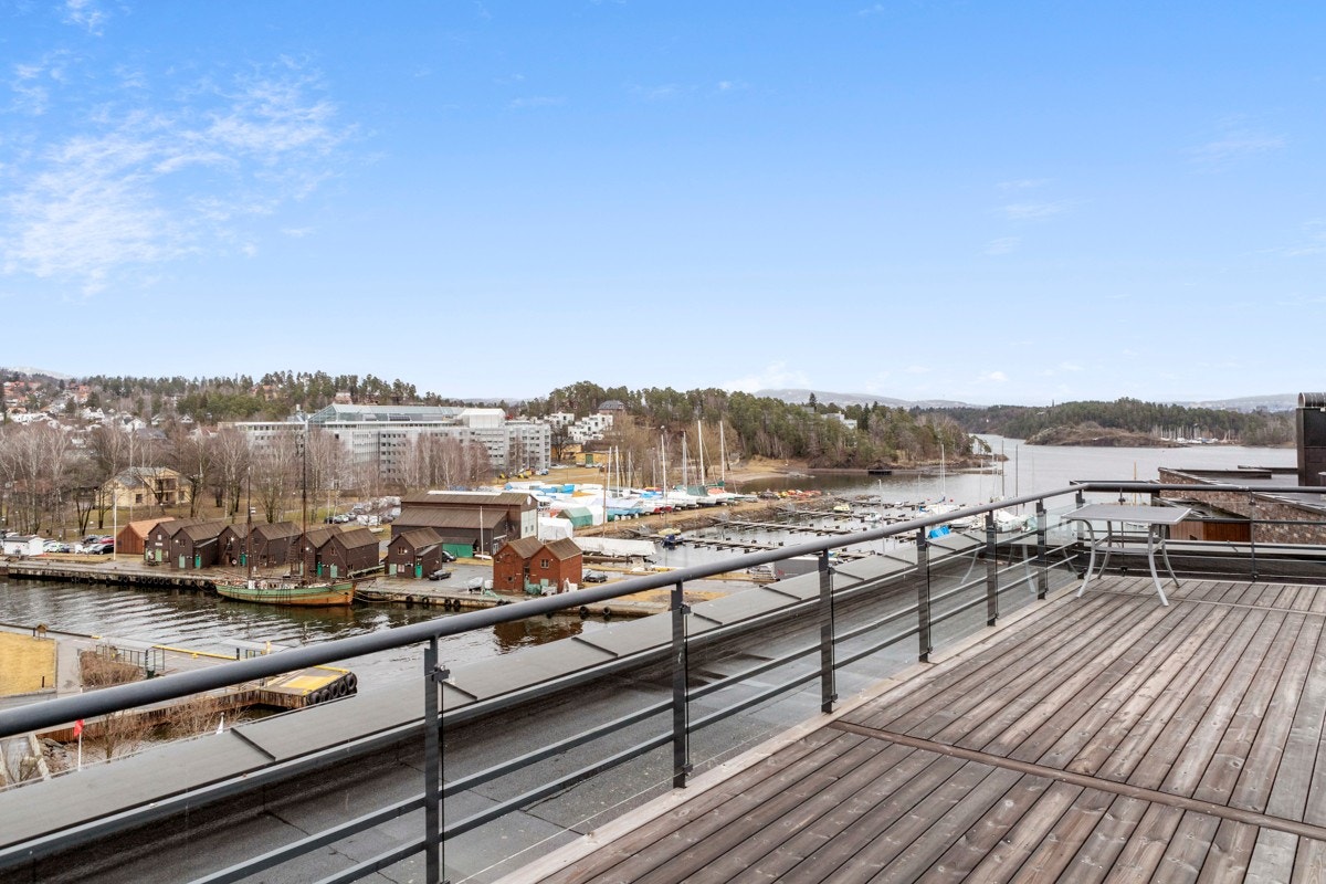 Fantastisk utsikt og solforhold på takterrassen Galleribilde