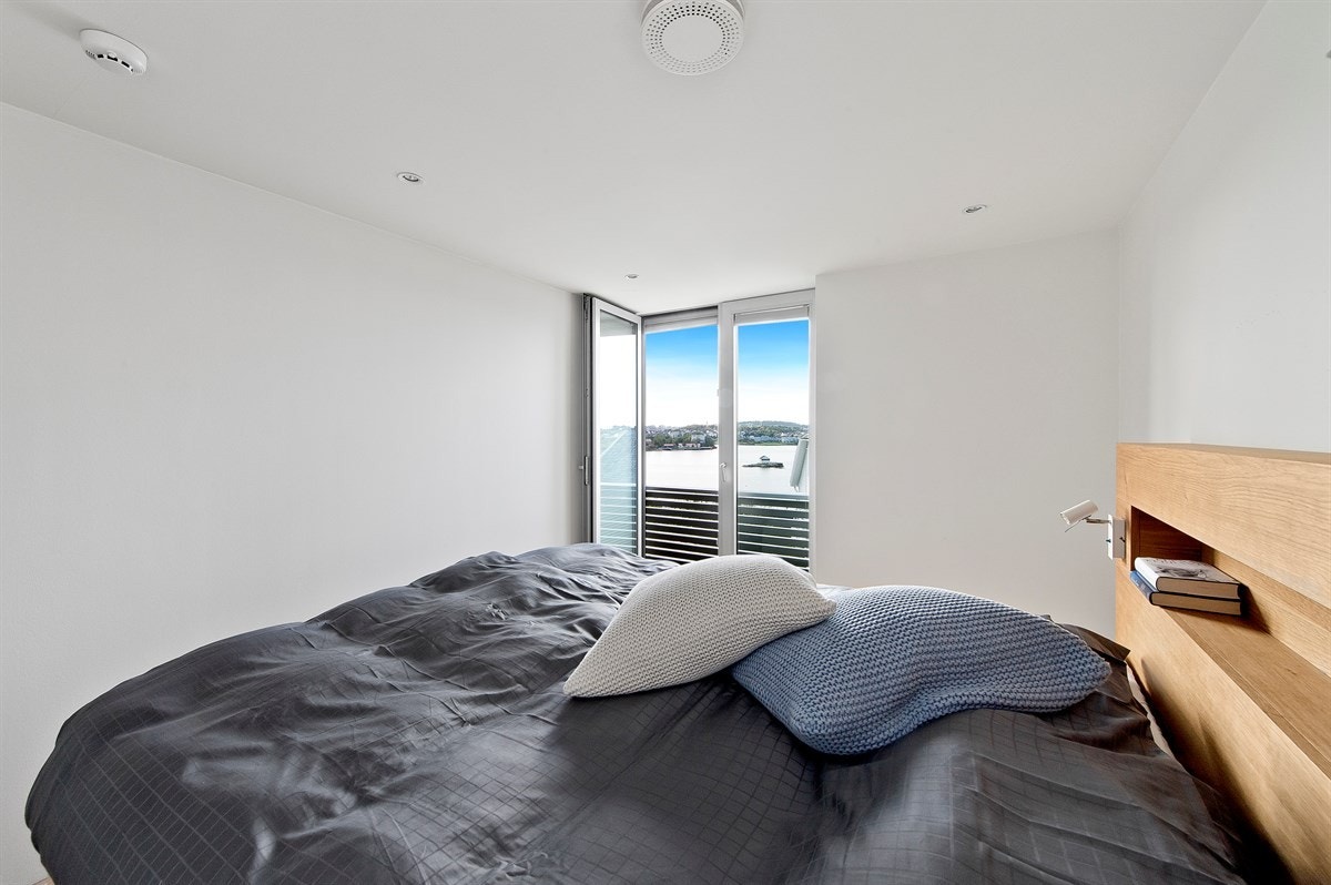 Hovedsoverom, også her er det fin utsikt. Galleribilde