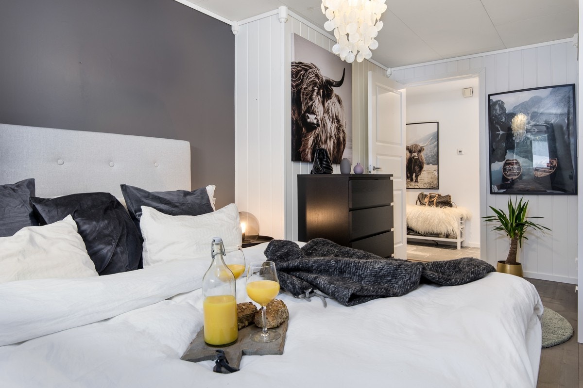 Soverommene har begge en stille og rolig atmosfære på nattestid. Galleribilde