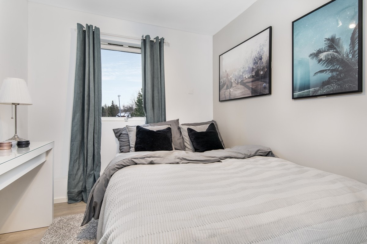 Seksjonen har to pene soverom med god utforming. Galleribilde