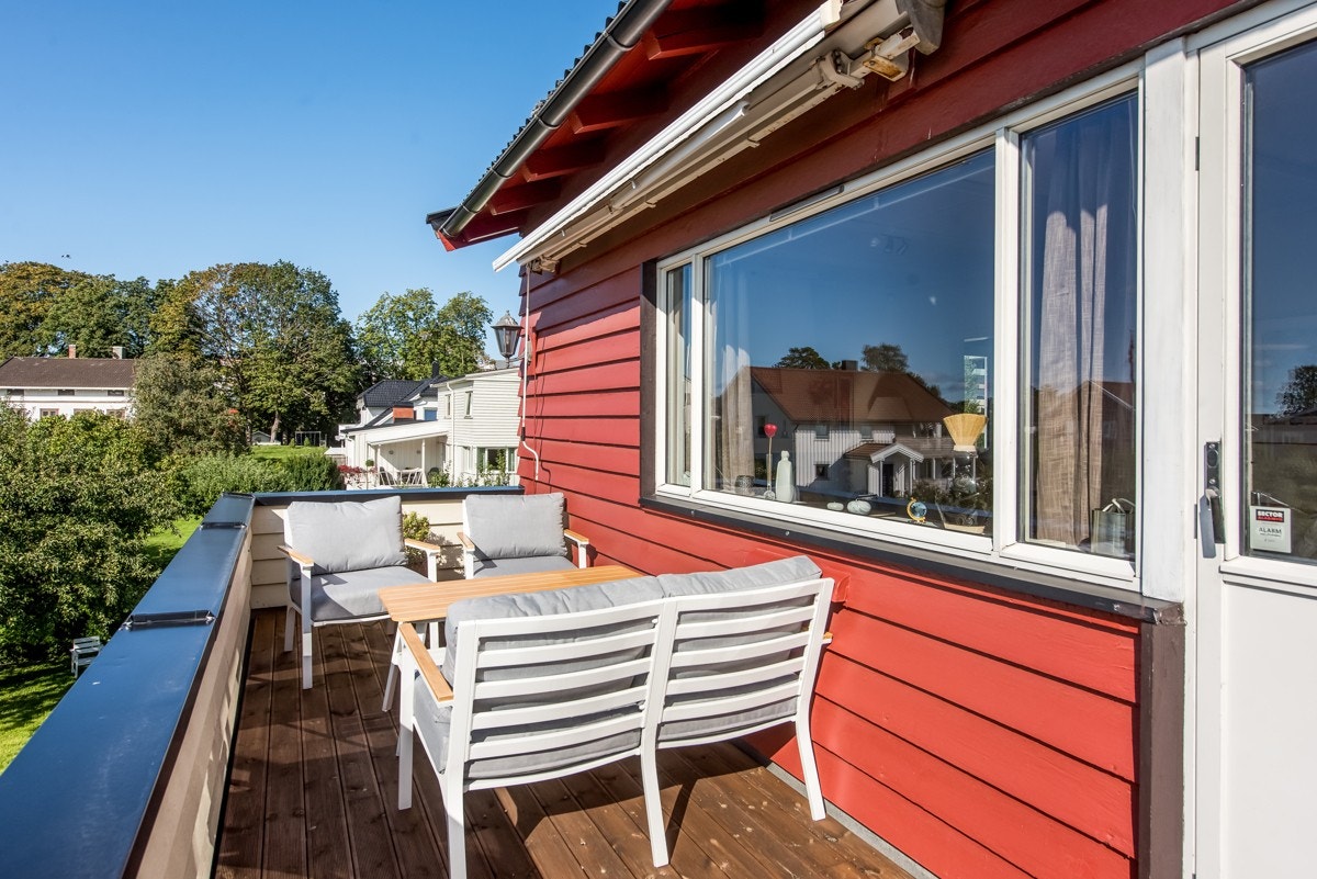 Balkong med utgang fra stue 2.etg. Galleribilde