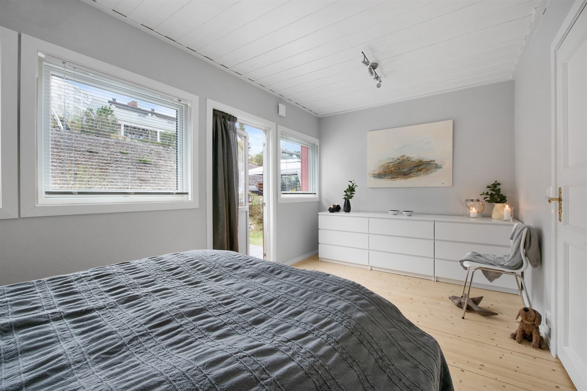 Hovedsoverommet er stort med god plass til oppbevaring. Galleribilde