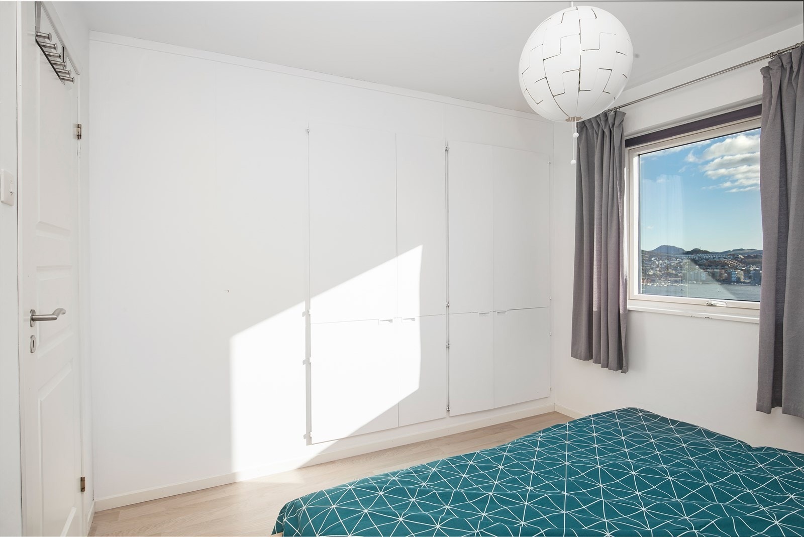 Her er det meget god skapplass Galleribilde