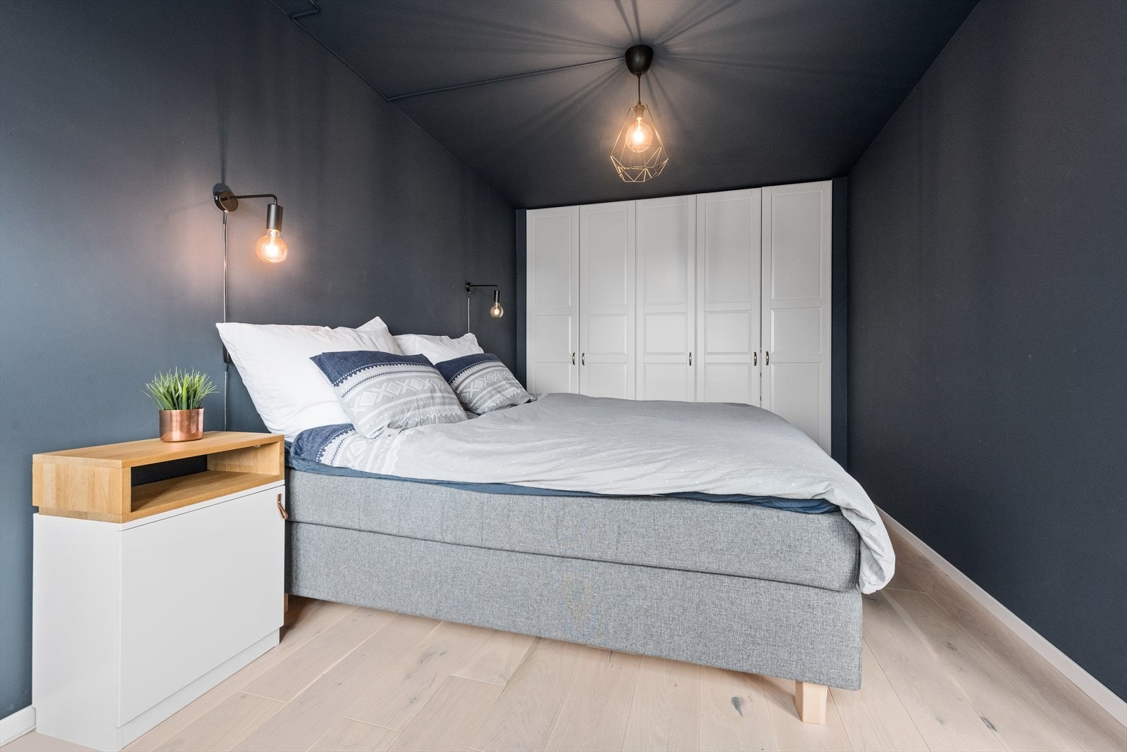 Boligen har to luftige soverom. Galleribilde