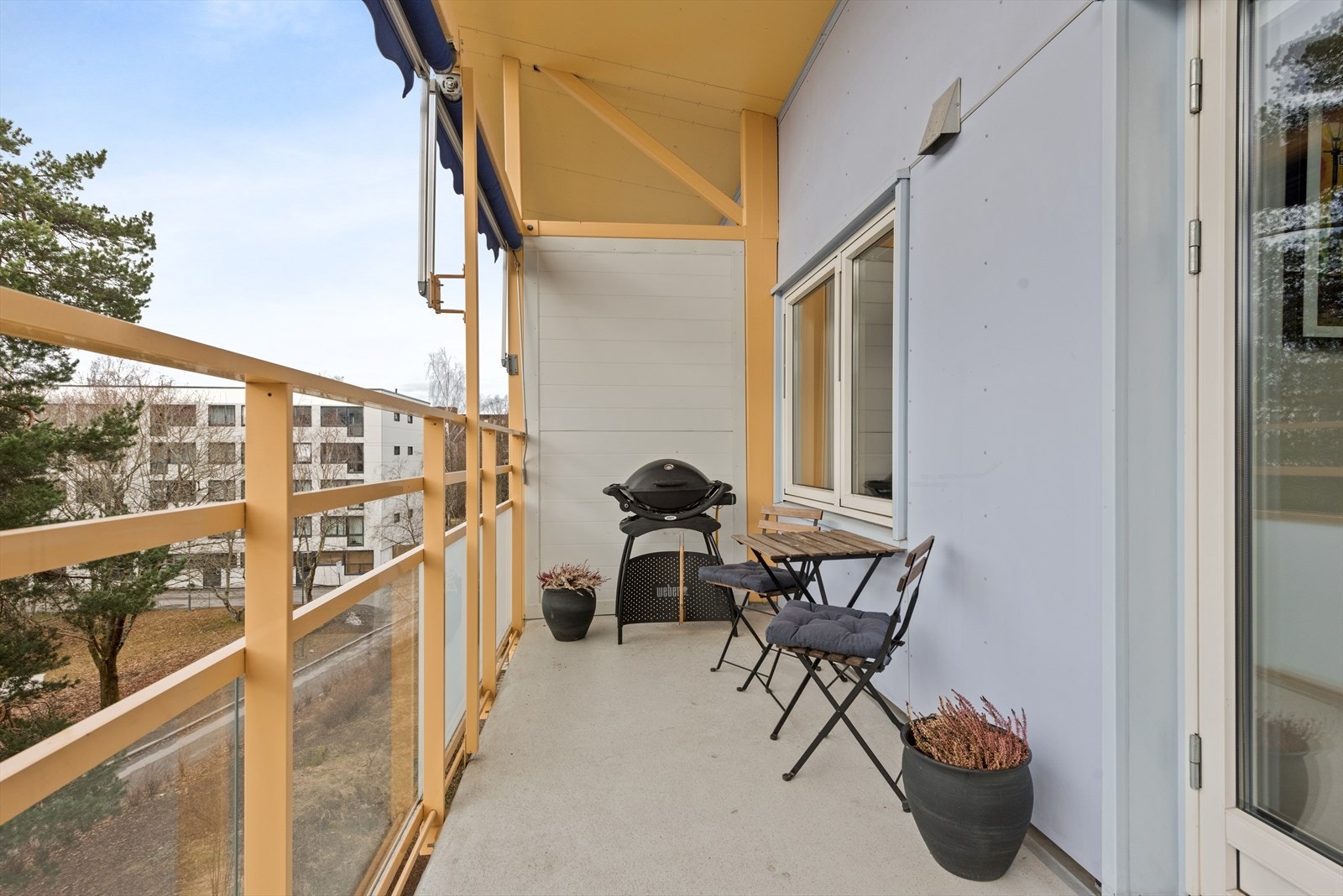 Balkongen ble pusset opp i 2014 og har en god størrelse på ca. 11,2 kvm. Galleribilde