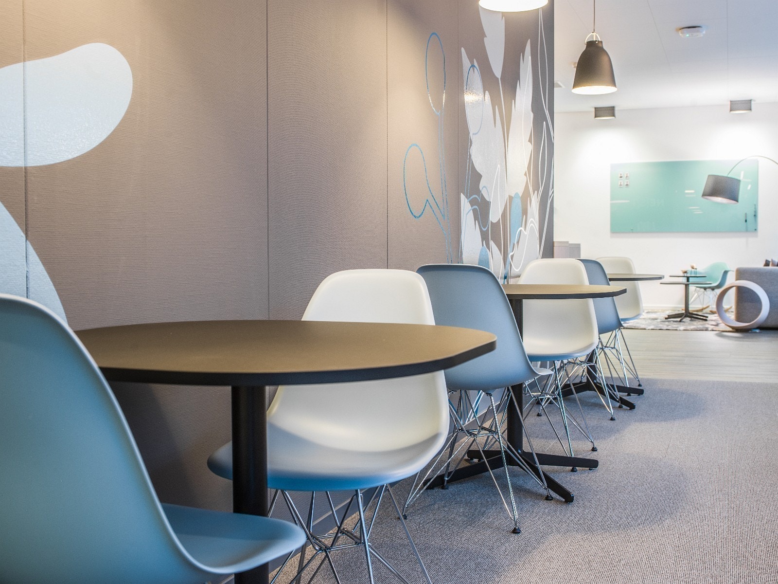 Fleksible arbeidsplasser i et etablert miljø i Innovasjonspark Stavanger. Kontorfellesskap i moderne omgivelser. Galleribilde