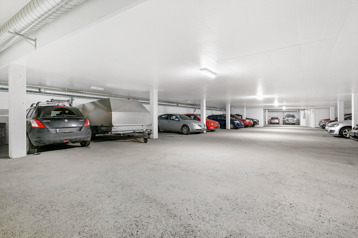 Fast parkeringsplass i garasjeanlegg i underetasje