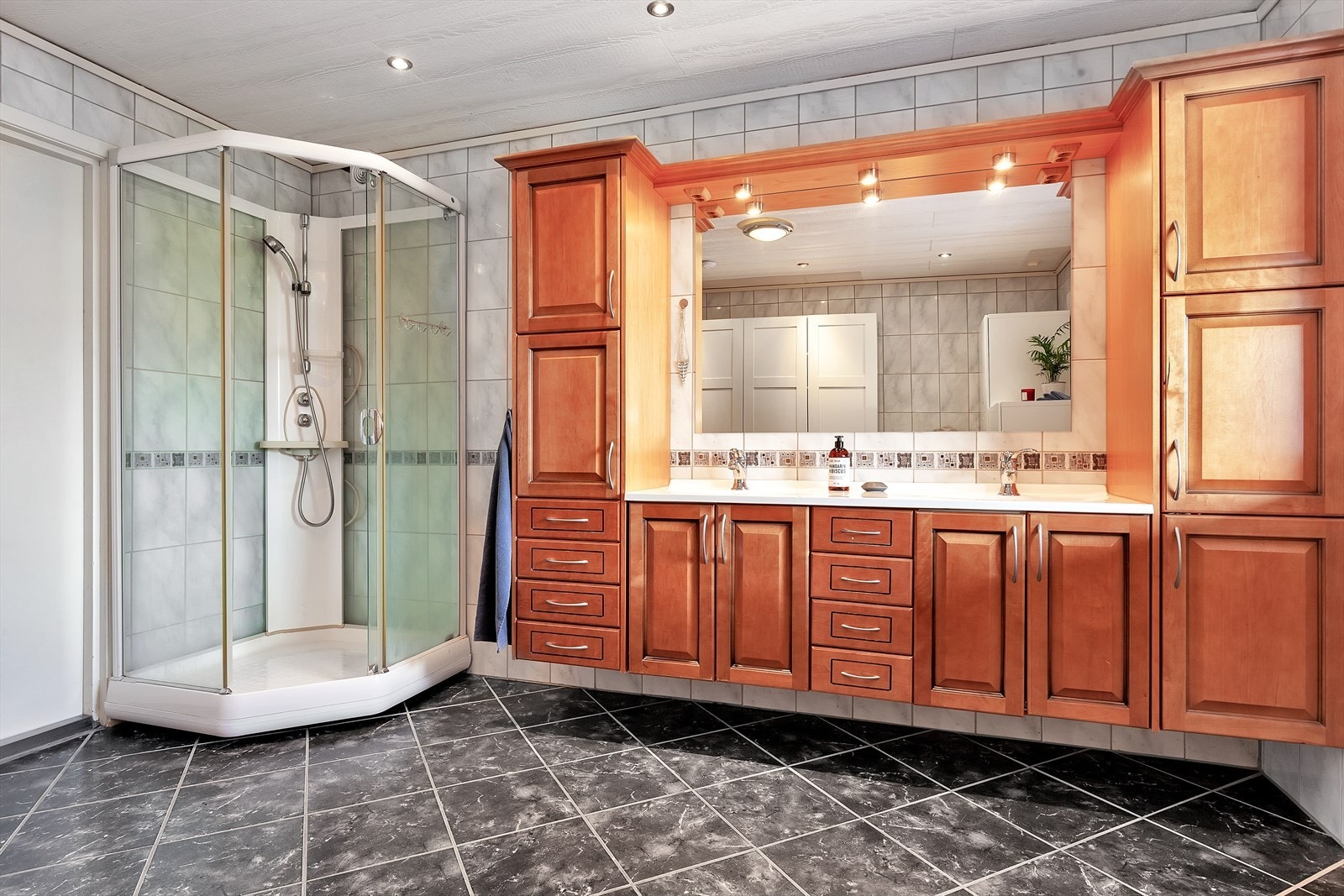 Direkte adkomst til vaskerommet (på siden av dusj) Galleribilde