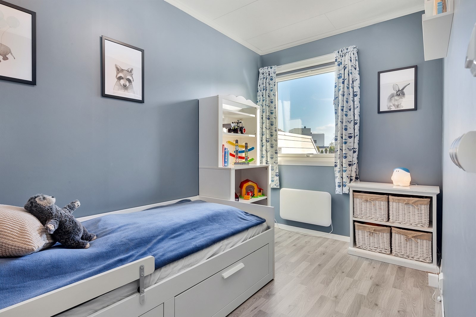 Soverom 3 - boligen har flotte og tidsriktige farger på veggene Galleribilde