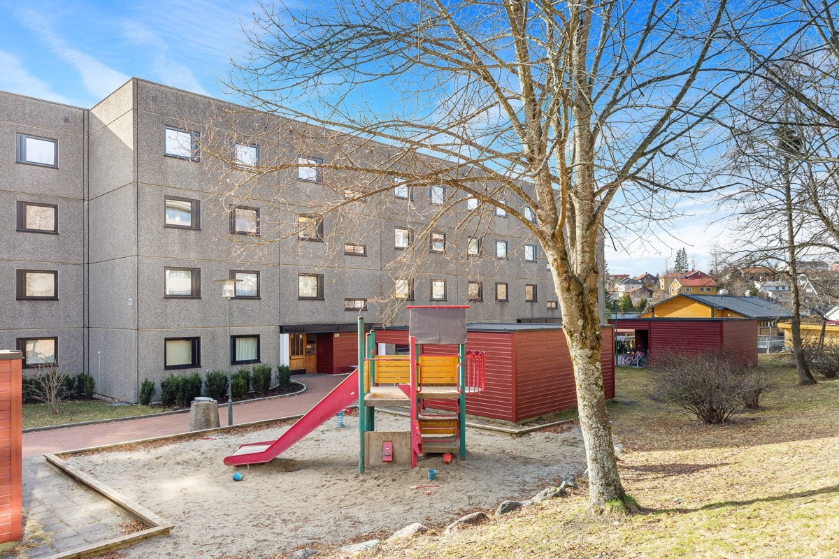 I tillegg til gode uteområder, byr borettslaget på felles trimrom, selskapslokaler og flere gjesteleiligheter. Galleribilde