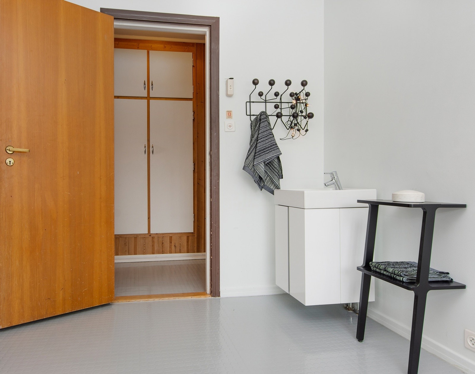 Alle rommene i hovedetasjen har vask bortsett fra hovedsoverommet. Her er det en Starkvask. Galleribilde