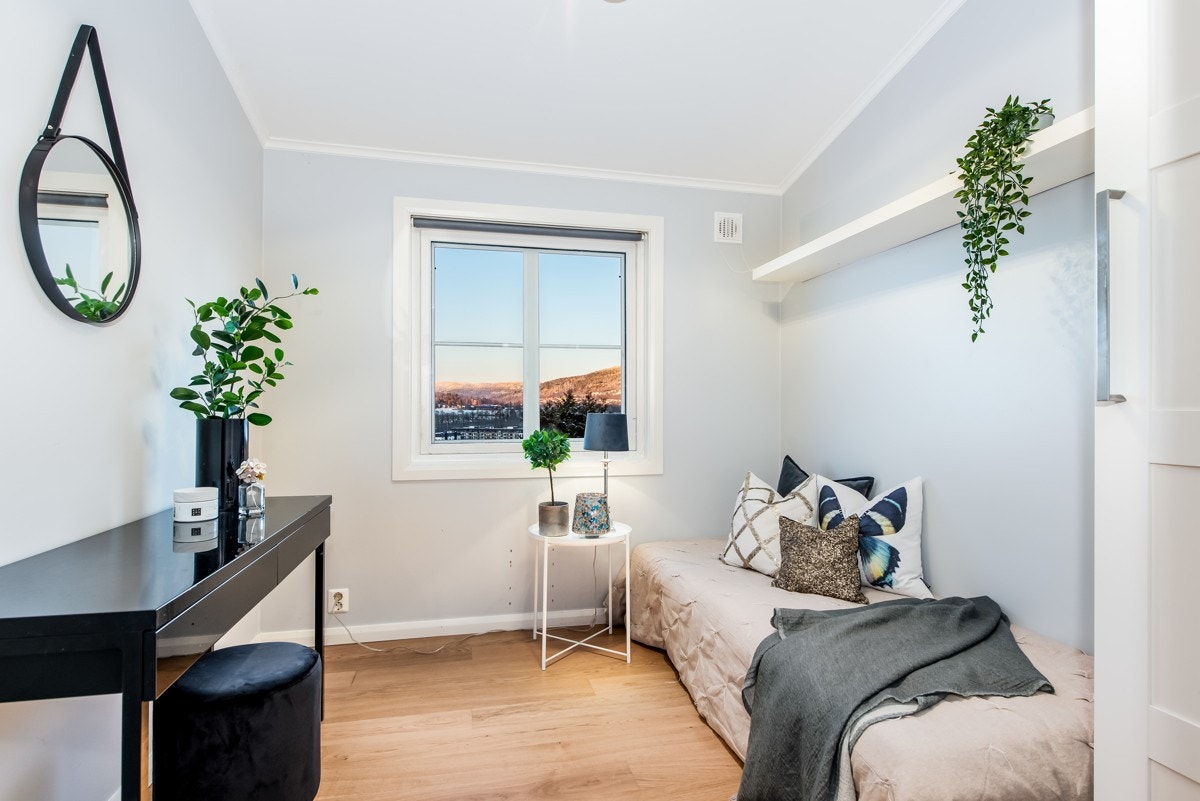 Soverom 1 passer utmerket som barnerom, gjesterom eller kontor. Galleribilde