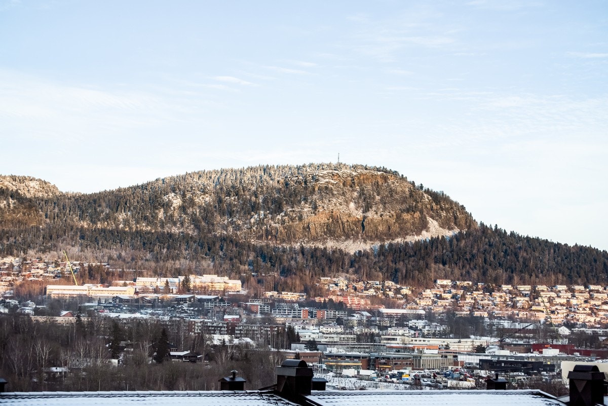 Utsikt mot Løkenhavna og Kolsåstoppen - Her er det flotte turmuligheter for både store og små. Galleribilde