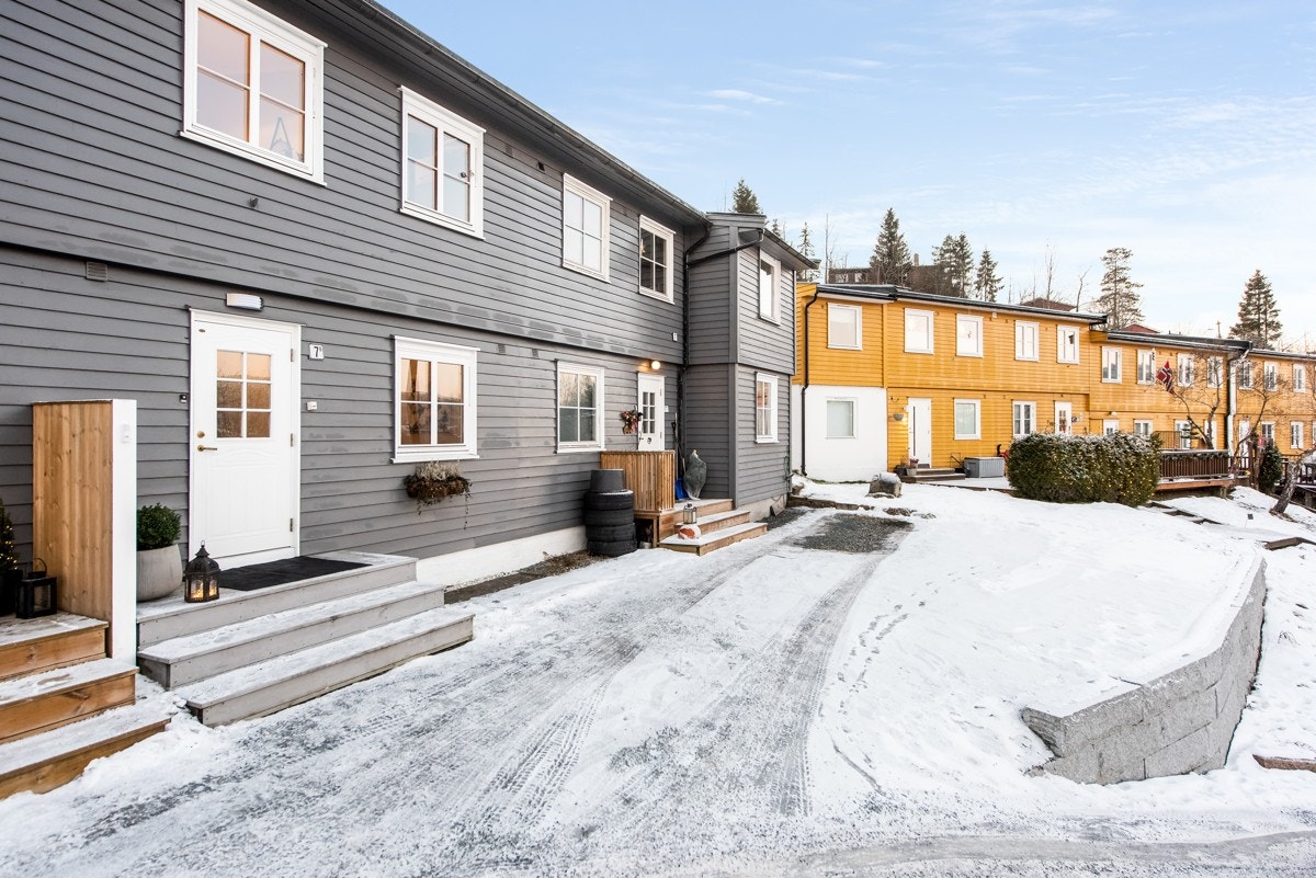 Inngangspartiet og adkomst til boligen. Galleribilde