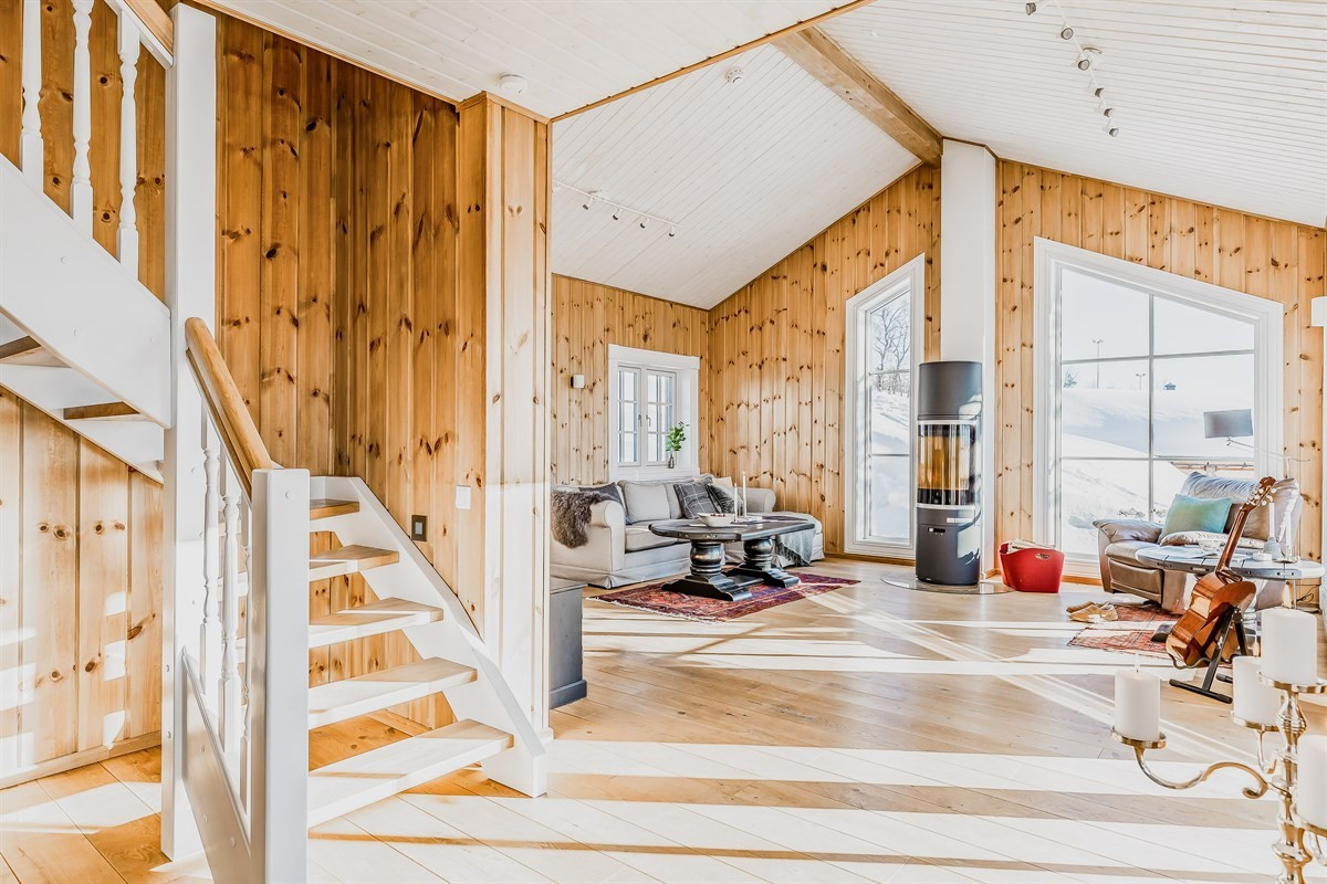 Trappe mellon etasjene