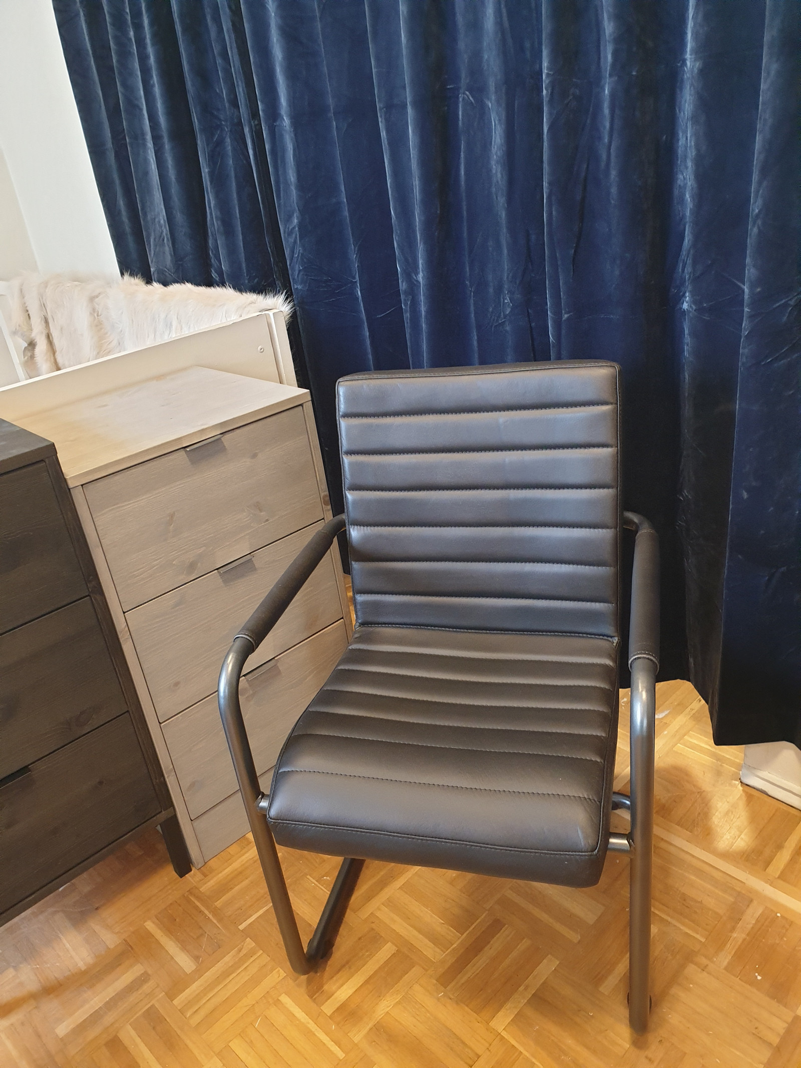 Artwood spisestue stol med arm | FINN.no 2 Art Wood stoler vinterstuestue | FINN.no