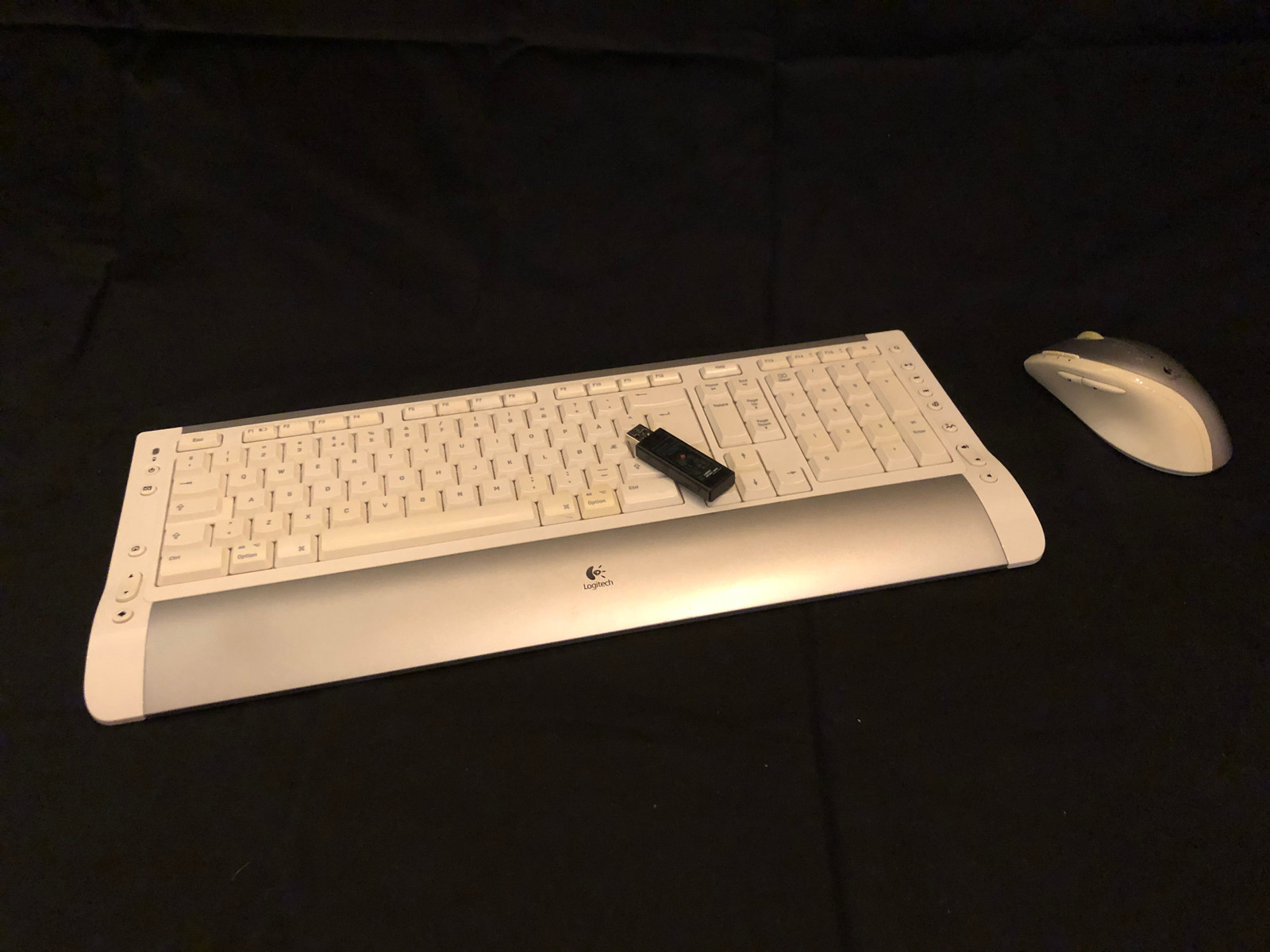 Logitech trådløst tastatur og mus til Mac | FINN.no Logitec tastatur og mus. USB inngang | FINN.no