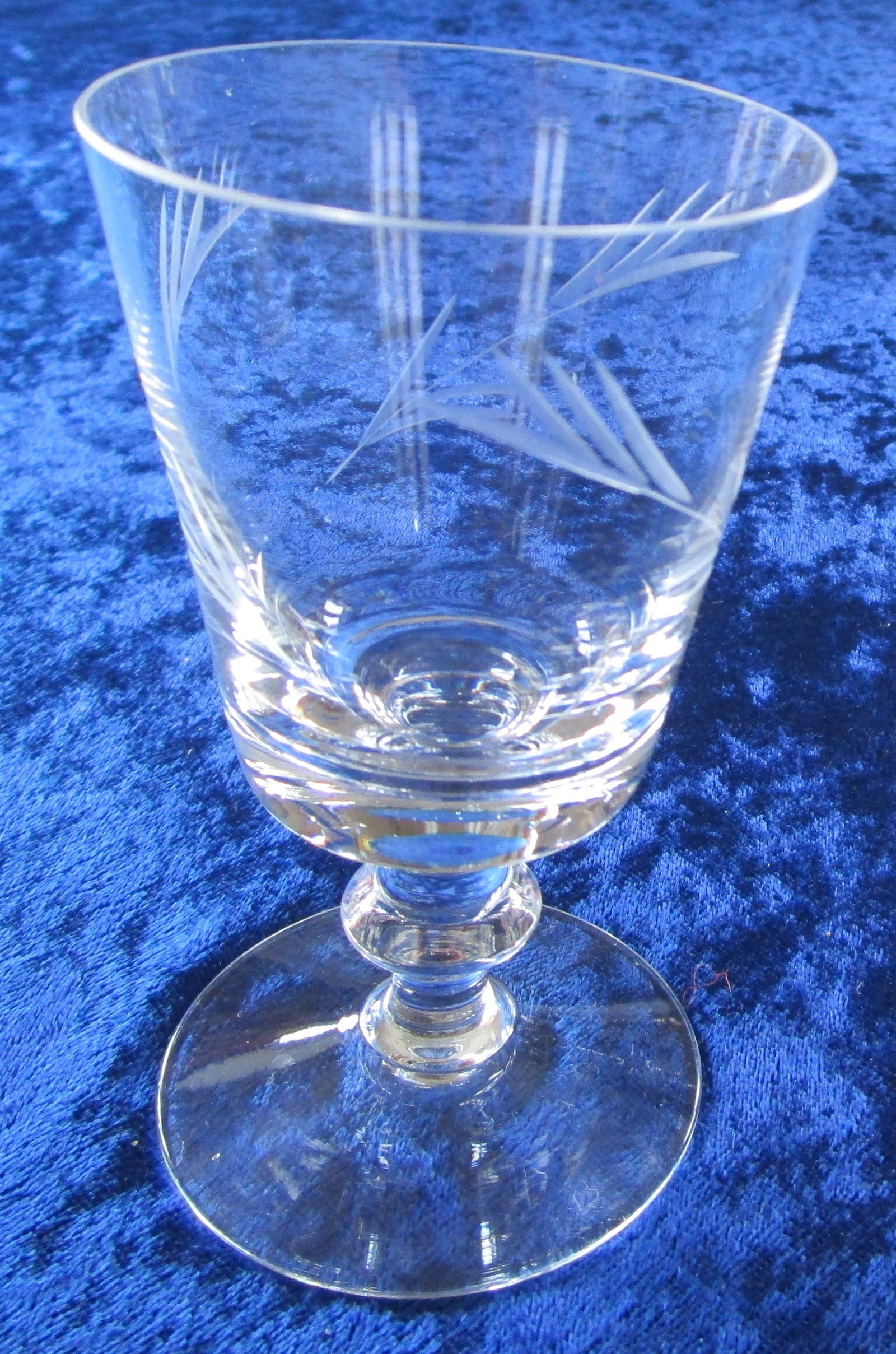 Krystallglass. Antikke glass. Likørglass. Cognacglass. Ølvinglass