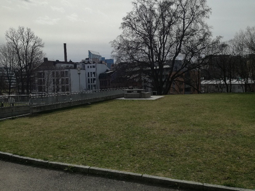 Bakgård sett fra inngangsparti Galleribilde