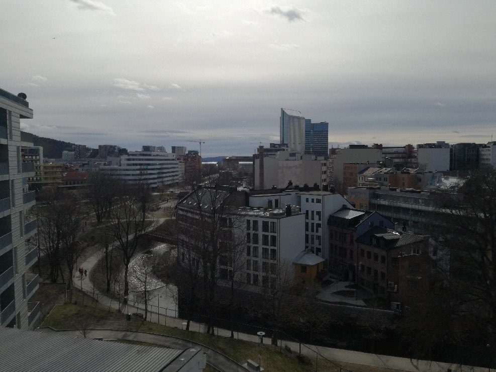 Utsikt over Akerselva fra takterrasse Galleribilde