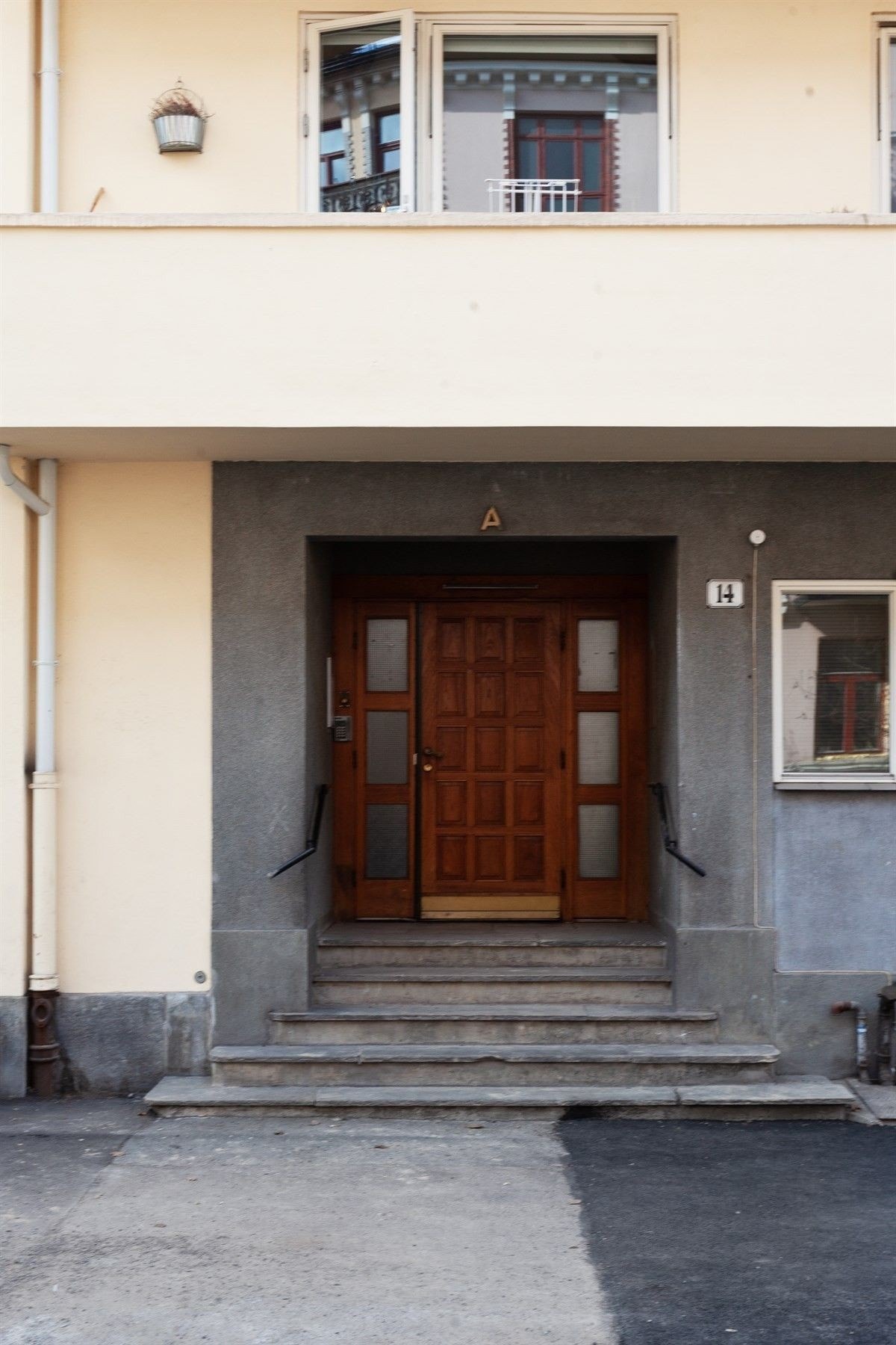 Inngangsparti Åsaveien 14 A. Galleribilde
