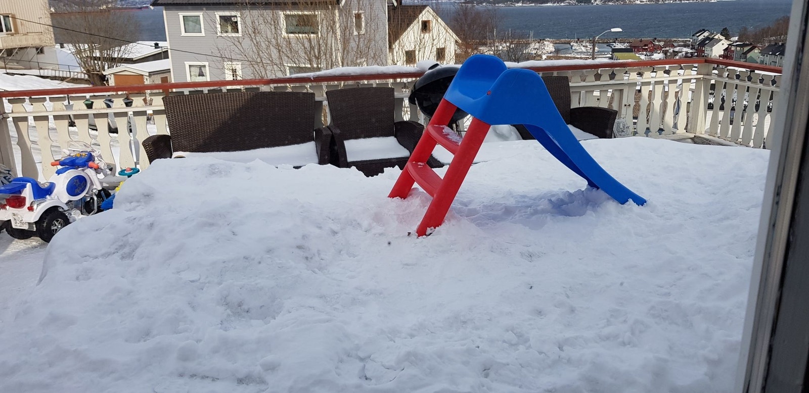 Stor takveranda med meget god utsikt Galleribilde