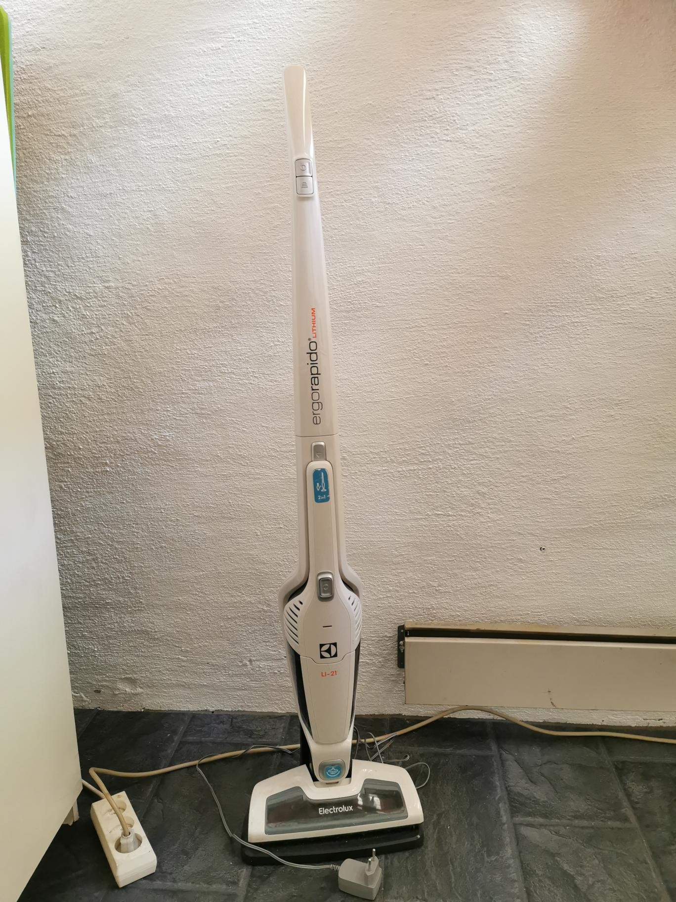 Electrolux 2 i 1 støvsuger | FINN.no Electrolux 2 i 1 støvsuger | FINN.no