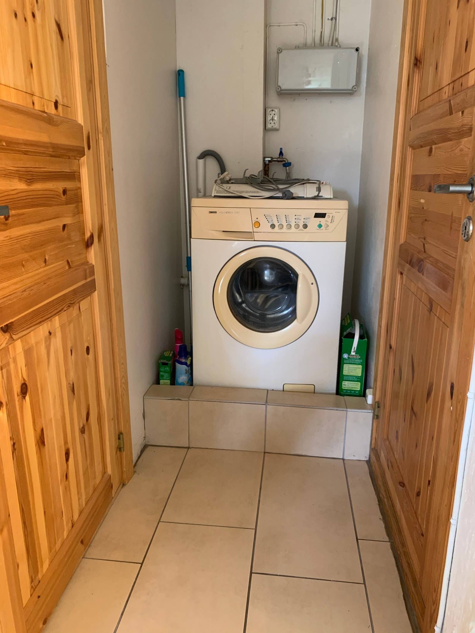 Nisje for vaskemaskin Galleribilde