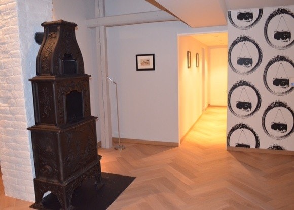 ovn i stue / gang til soverom 2 og 3 felles bad og walk in closet Galleribilde