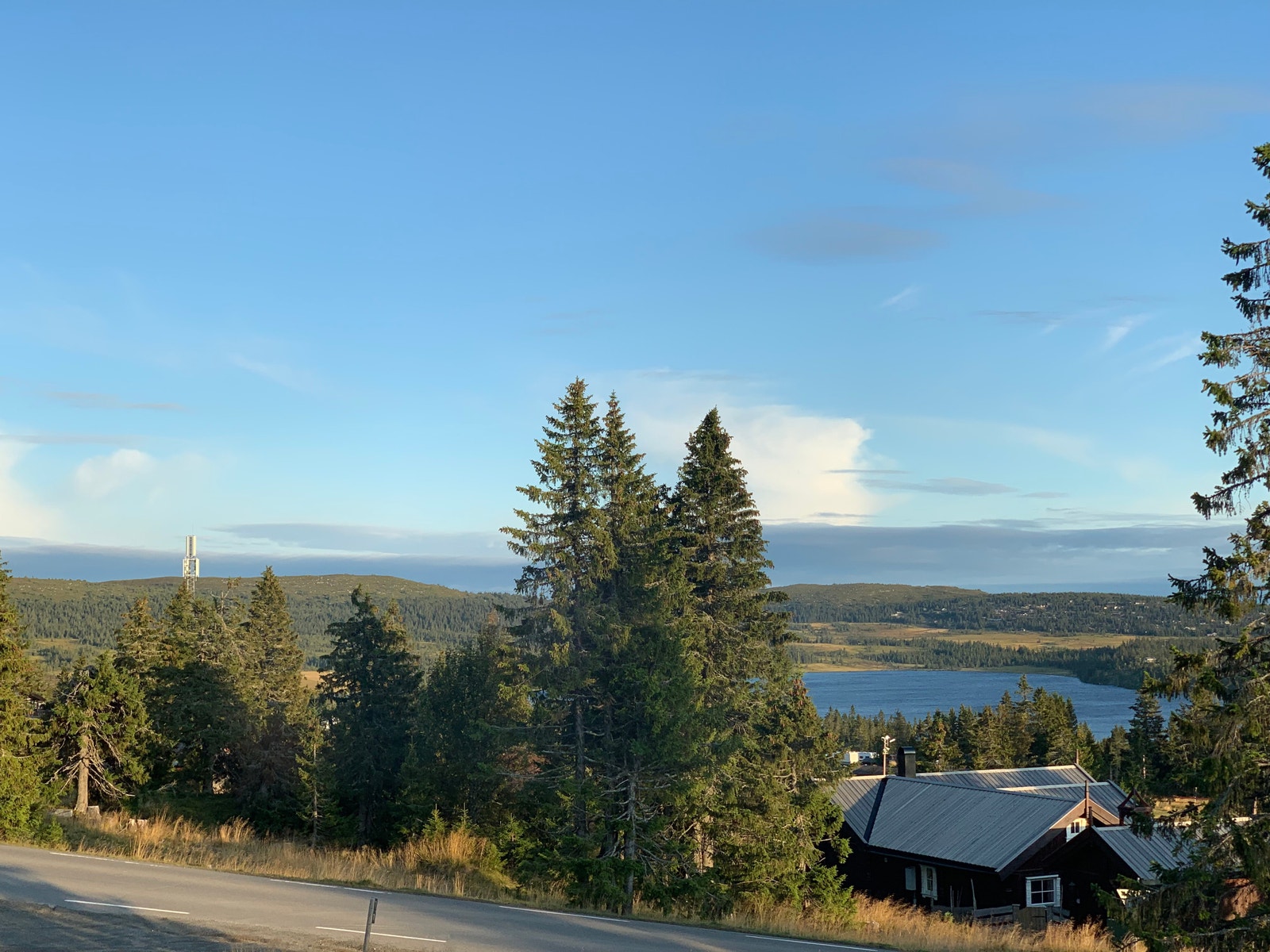 Utsikt fra terrasse syd. Galleribilde