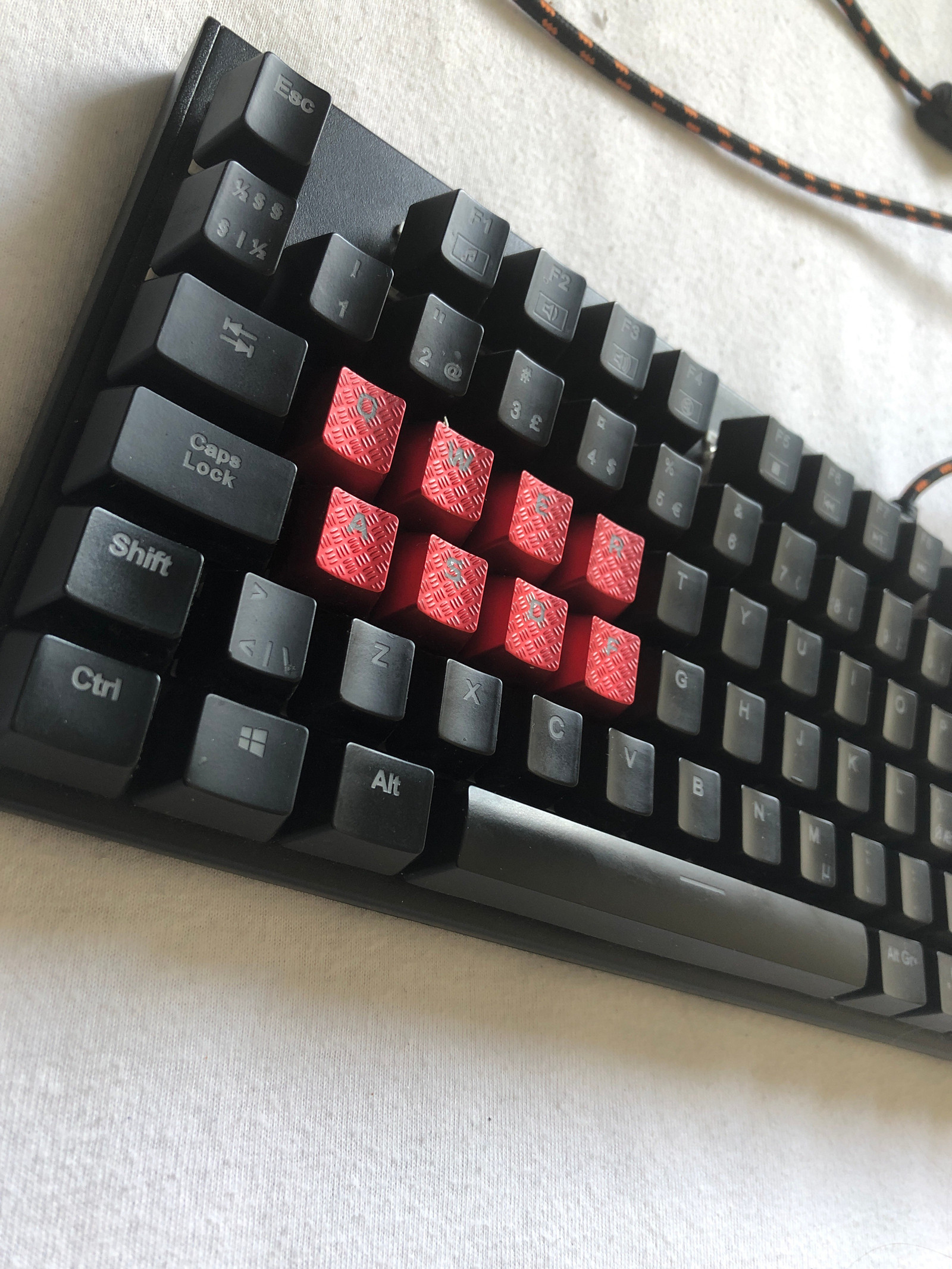 ADX gaming tastatur med HyperX keycaps | FINN.no ADX gaming tastatur med HyperX keycaps | FINN.no