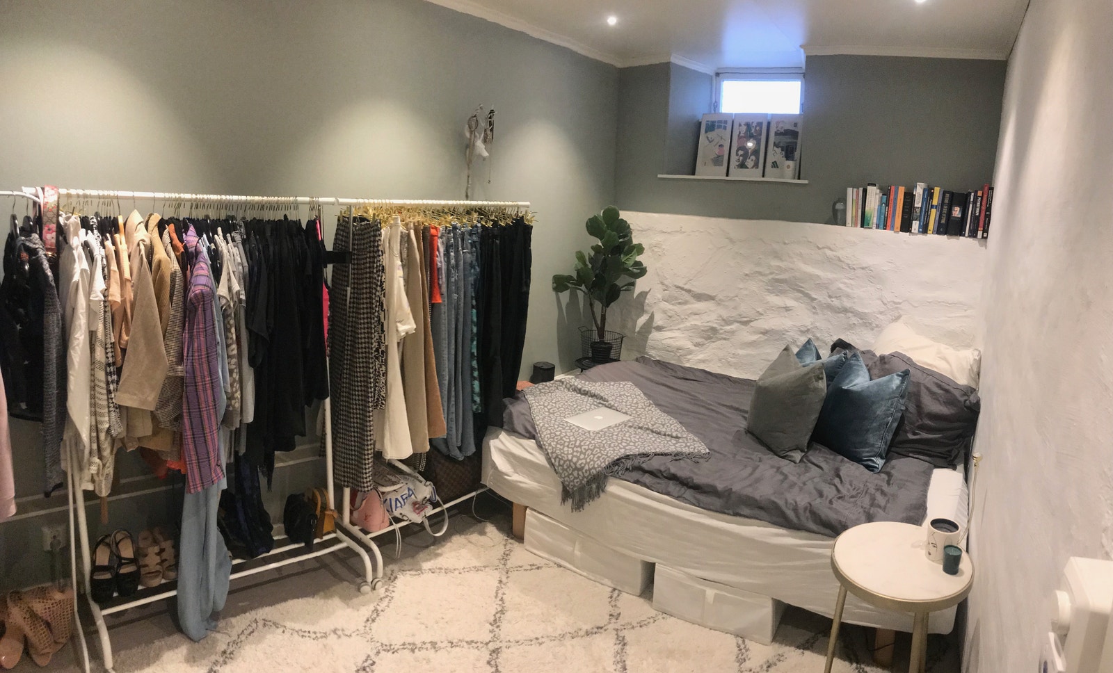 Stort soverom i underetasjen med varmekabler. Galleribilde